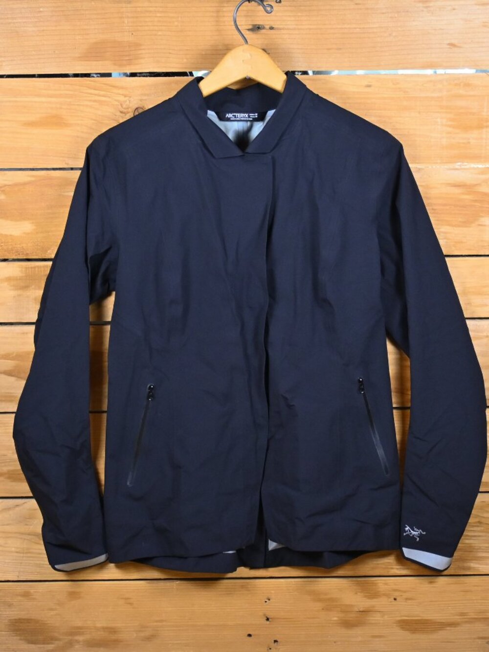 Arc'Teryx A2B Hardshell Blazer Waterproof GoreTex Jacket in Black - Women's MD